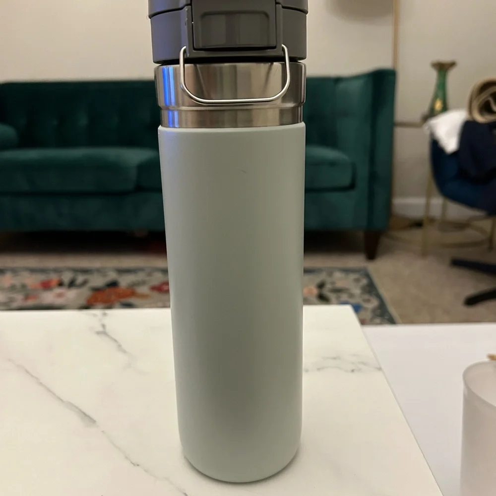 Stanley The Quick Flip Go 24 Oz Water Bottle mist color - Picture 8 of 17